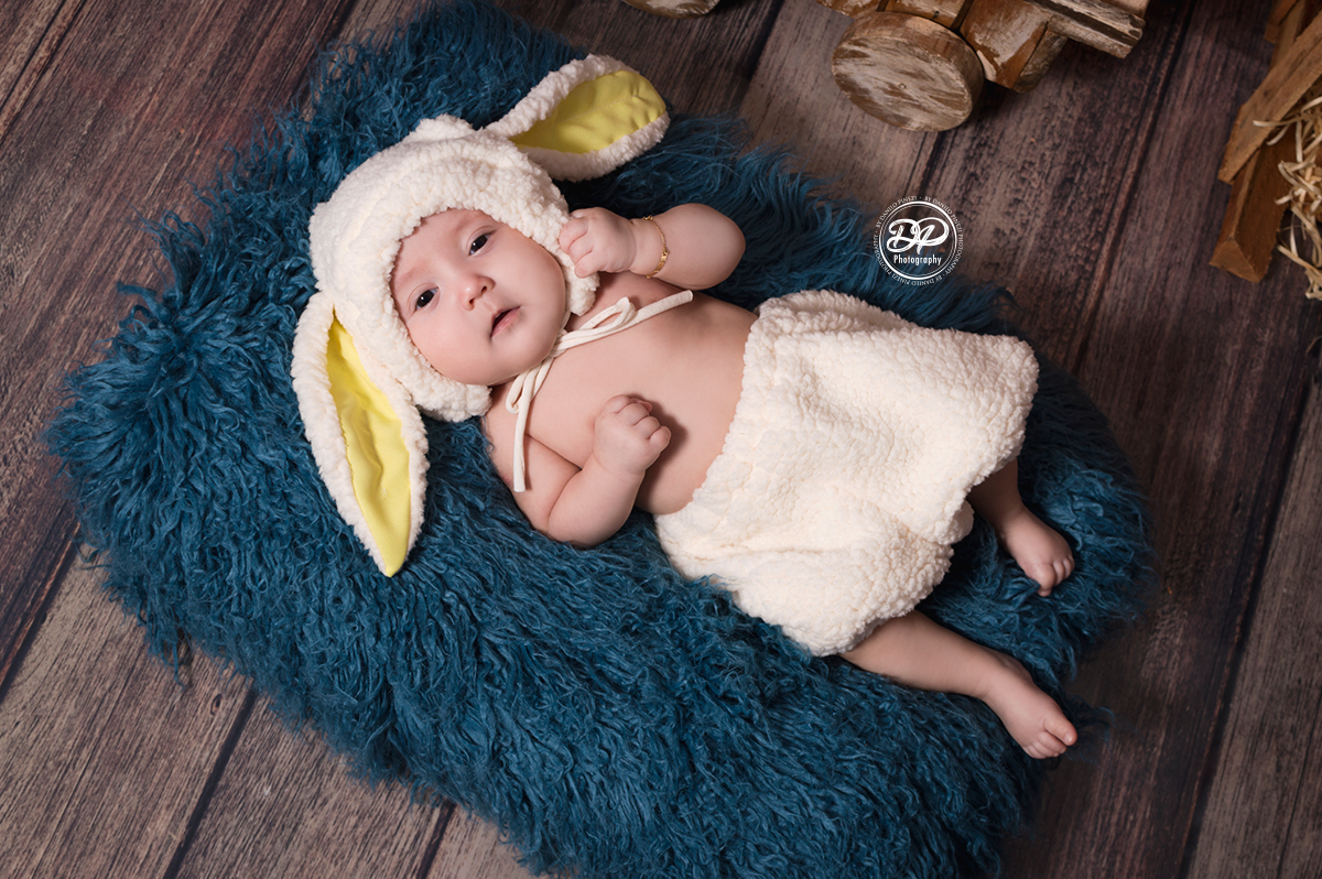 newborn, acompanhamento mensal, fotografia de bebês, fotografia de família, família, bebês, ensaios de bebês, ensaio de páscoa, Sessão de páscoa infantil