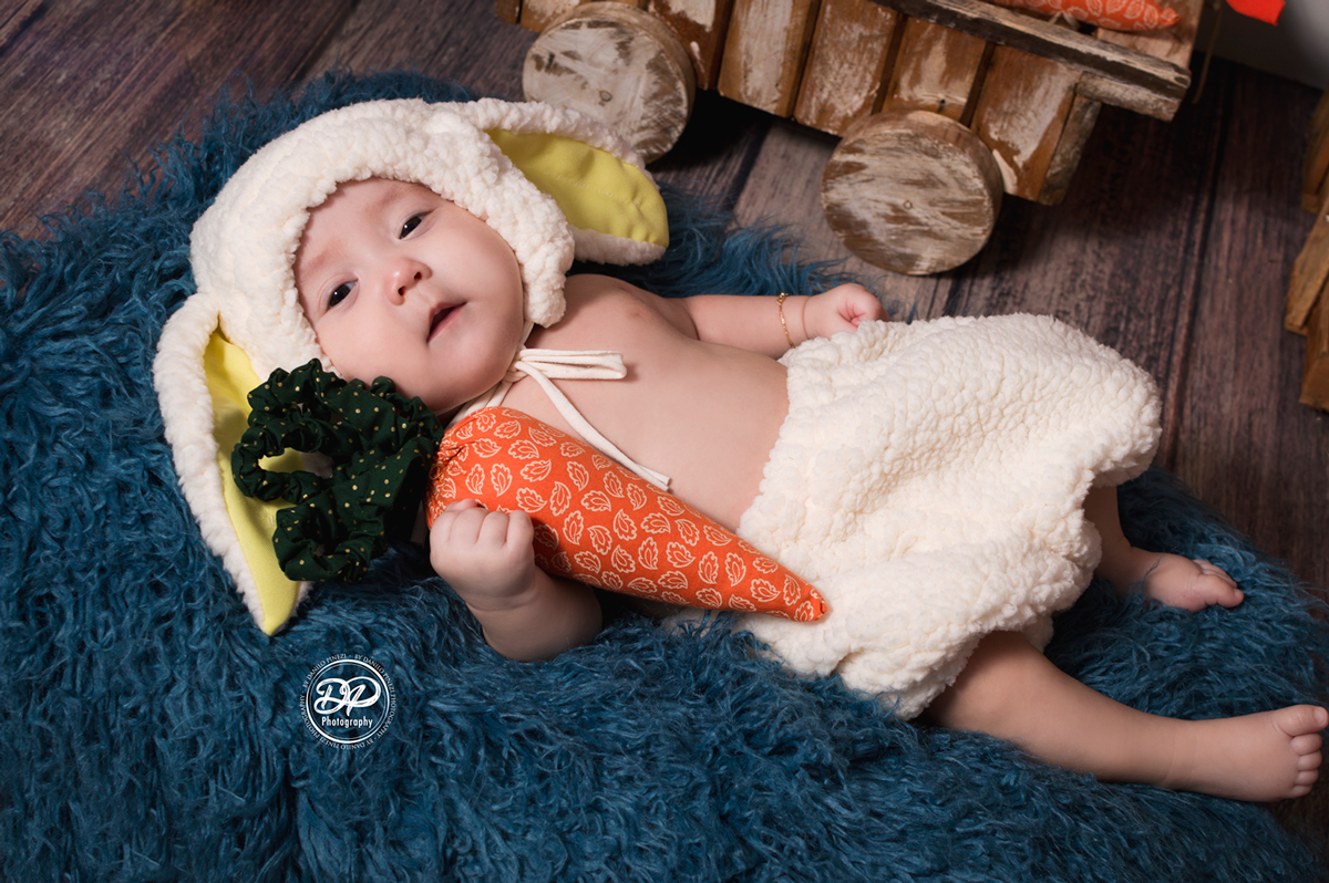 newborn, acompanhamento mensal, fotografia de bebês, fotografia de família, família, bebês, ensaios de bebês, ensaio de páscoa, Sessão de páscoa infantil