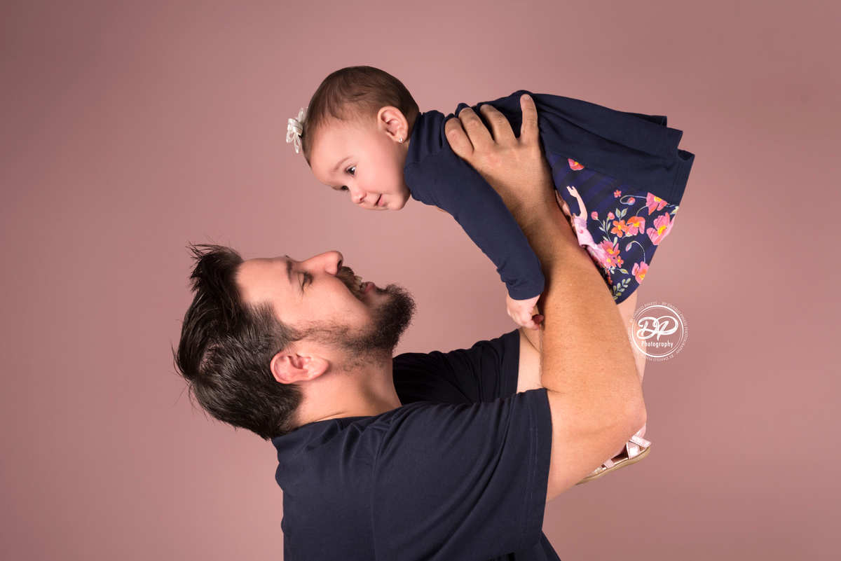 acompanhamento mensal de bebês, estúdio especializado em newborn, fotografia de recém nascidos, ensaios especiais, fotógrafo de família, estúdio fotográfico em Bariri/jaú, Sessão Dia dos Pais