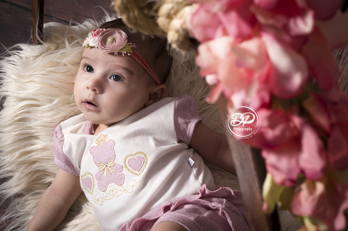 acompanhamento mensal de bebês, estúdio especializado em newborn, fotografia de recém nascidos, ensaios especiais, fotógrafo de família, estúdio fotográfico em Bariri/jaú