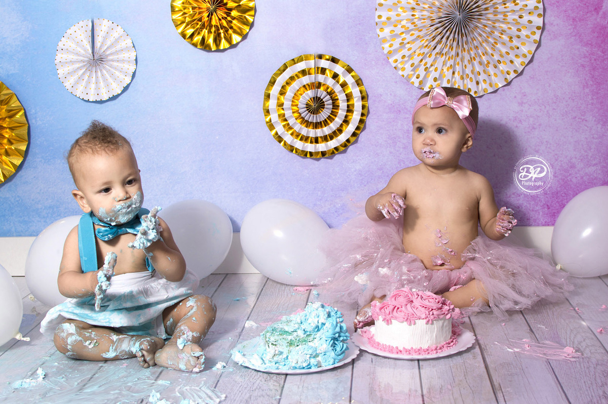 smash the cake, ensaio infantil com bolo, fotografia de bebês, aniversario de 1 ano, fotografia de estúdio e família, danilopinezi fotografia, fotografia de gêmeos, smash the cake gêmeos