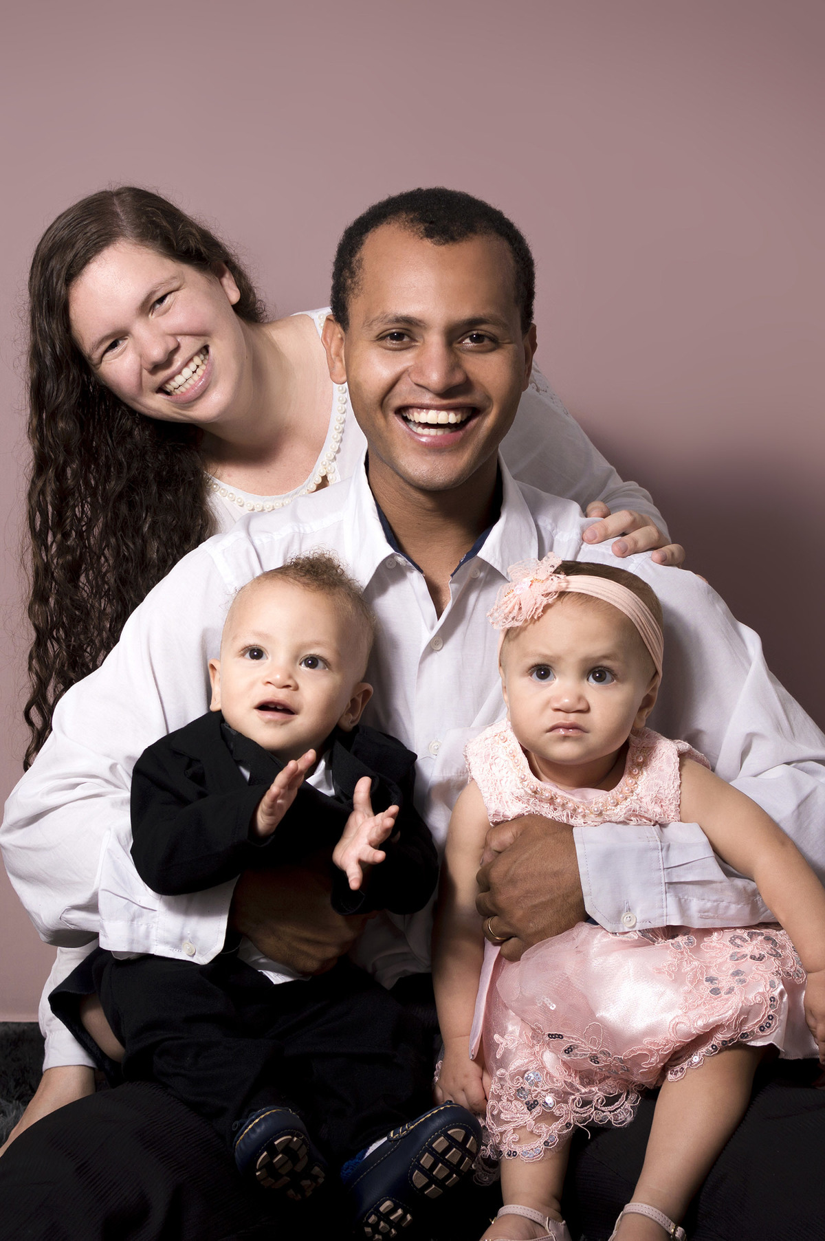 ensaio família, sessão família em estúdio, Danilo Pinezi Fotografía, Fotógrafo de Família, família, fotos de família.