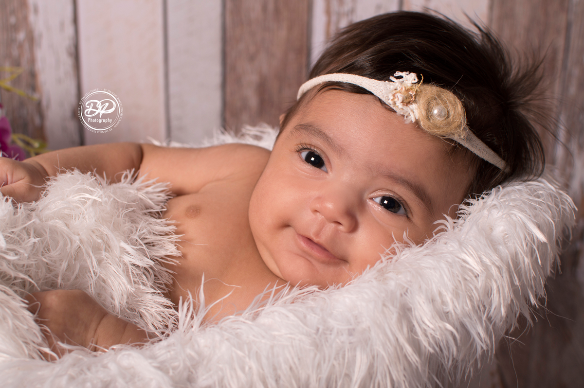 newborn, estúdio fotográfico, Danilo Pinezi Fotografia, fotografias de bebês, acompanhamento mensal, ensaios infantis, baby girl, fotografia de família