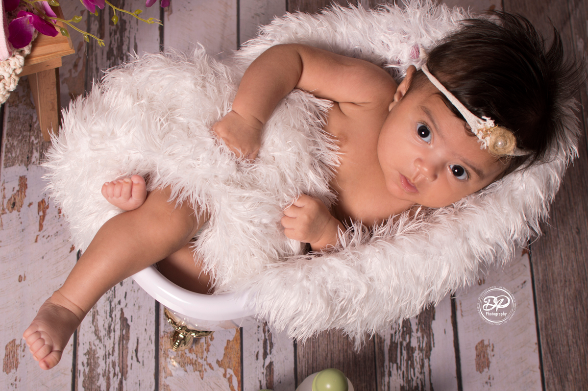 newborn, estúdio fotográfico, Danilo Pinezi Fotografia, fotografias de bebês, acompanhamento mensal, ensaios infantis, baby girl, fotografia de família