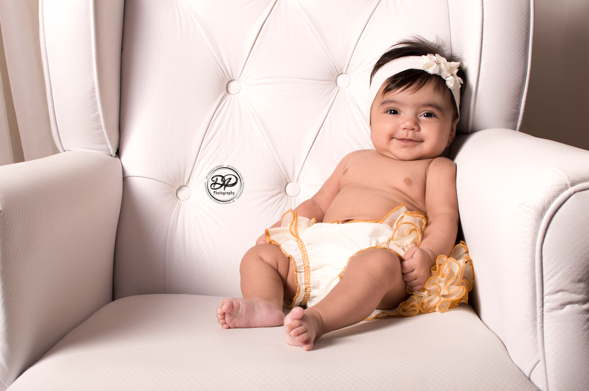 newborn, estúdio fotográfico, Danilo Pinezi Fotografia, fotografias de bebês, acompanhamento mensal, ensaios infantis, baby girl, fotografia de família,  dia das mães