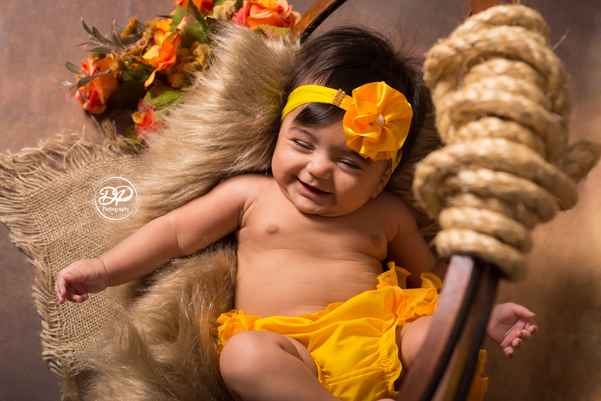 newborn, estúdio fotográfico, Danilo Pinezi Fotografia, fotografias de bebês, acompanhamento mensal, ensaios infantis, baby girl, fotografia de família,  Balanço, primavera