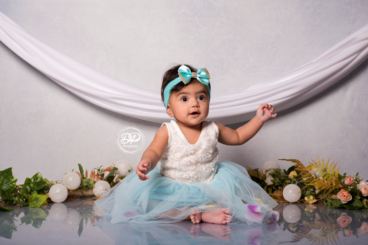 newborn, estúdio fotográfico, Danilo Pinezi Fotografia, fotografias de bebês, acompanhamento mensal, ensaios infantis, baby girl, fotografia de família,  flores