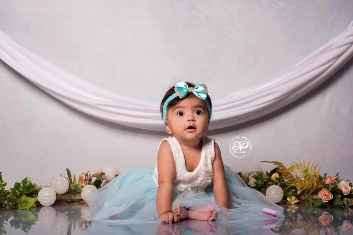 newborn, estúdio fotográfico, Danilo Pinezi Fotografia, fotografias de bebês, acompanhamento mensal, ensaios infantis, baby girl, fotografia de família,  flores