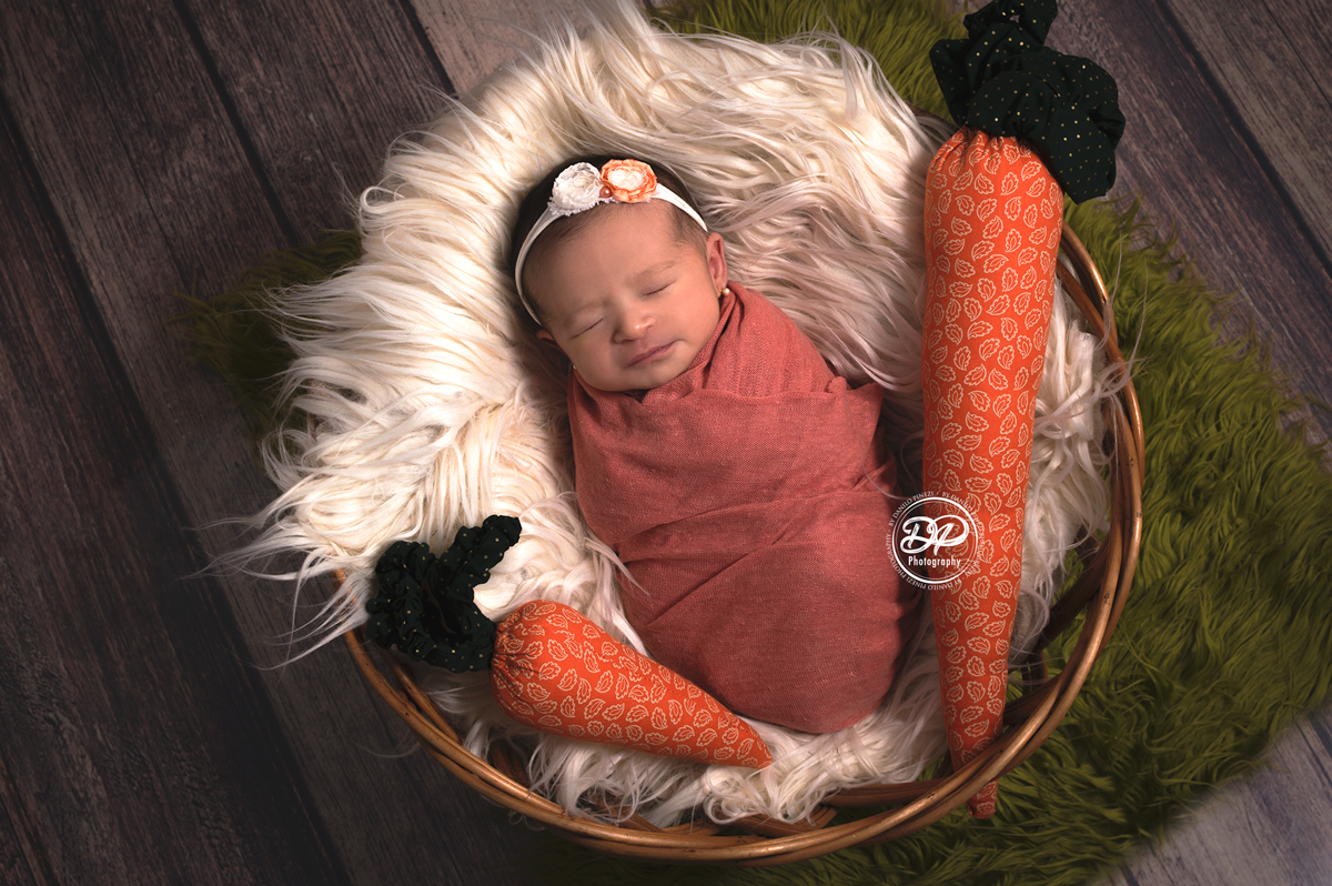 Newborn, Estúdio Danilo Pinezi Fotografia, fotógrafo newborn e família, fotografia de recém nascidos, newborn de menina, newborn de páscoa, ensaio de páscoa