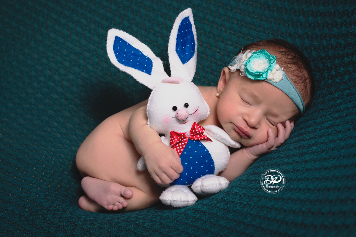 Newborn, Estúdio Danilo Pinezi Fotografia, fotógrafo newborn e família, fotografia de recém nascidos, newborn de menina, newborn de páscoa, ensaio de páscoa