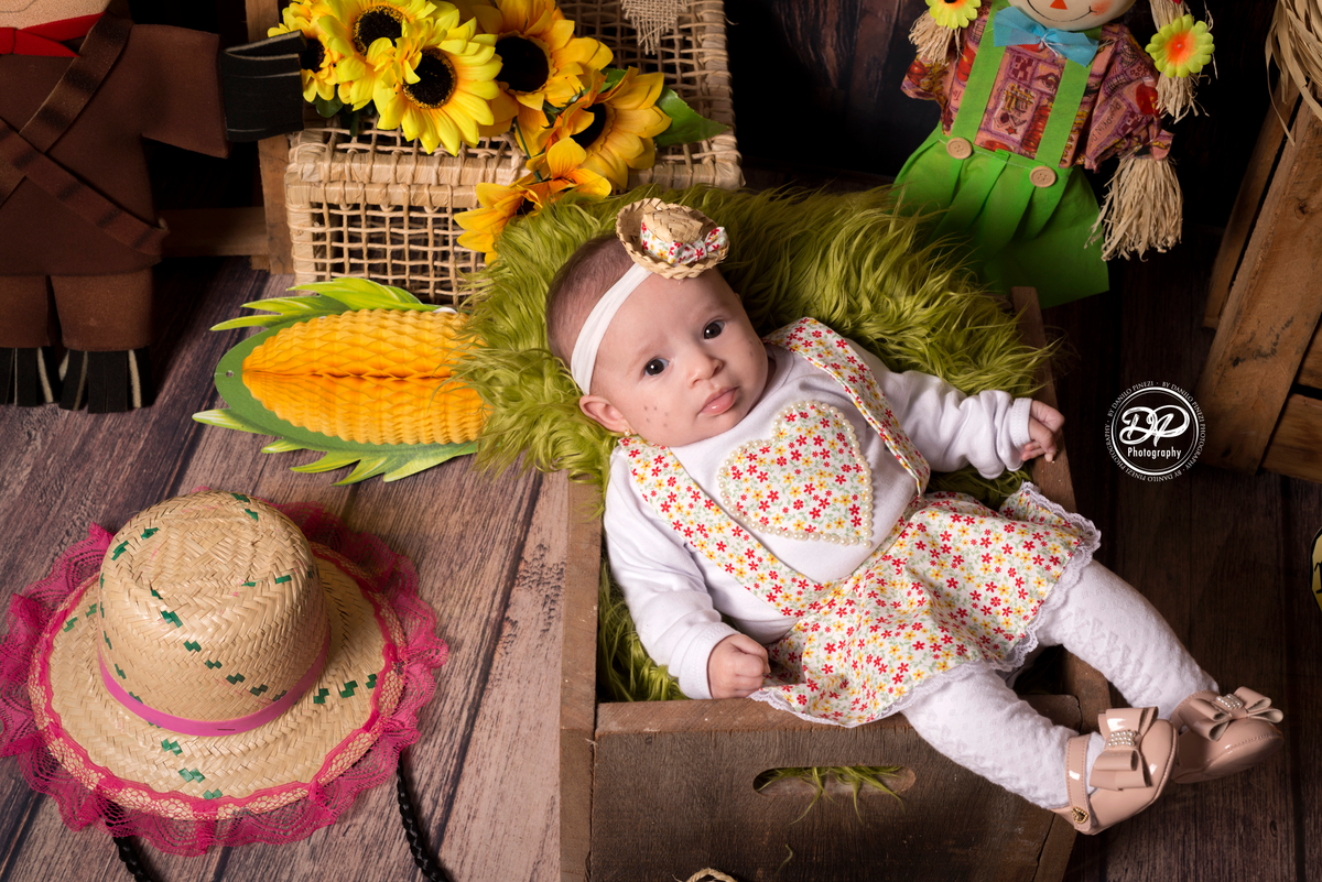 fotografia de bebês, estúdio de bebês, fotógrafo de família, acompanhamento mensal, Danilo Pinezi Fotografia, fotógrafo newborn, Ensaio caipira infantil