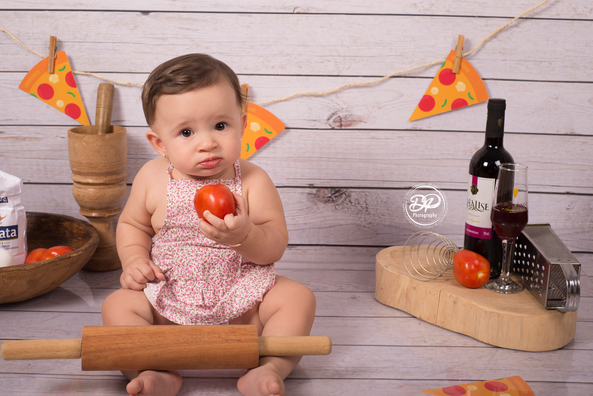 Ensaio cozinheiro/ Mini chef de menina feito com tema de Pizza, feito no estúdio Danilo Pinezi Fotografia em Bariri