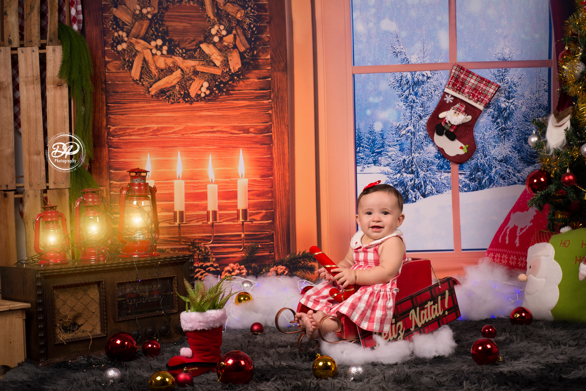 sessão natalina de menina realizada no estúdio Danilo Pinezi Fotografia em Bariri.