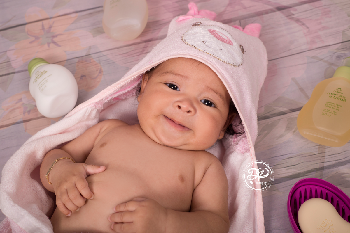 Danilo Pinezi Fotografia, ensaios infantis, ensaios temáticos, newborn, estúdio fotográfico, fotógrafo de família, hora do banho, banho de bebê, banheira