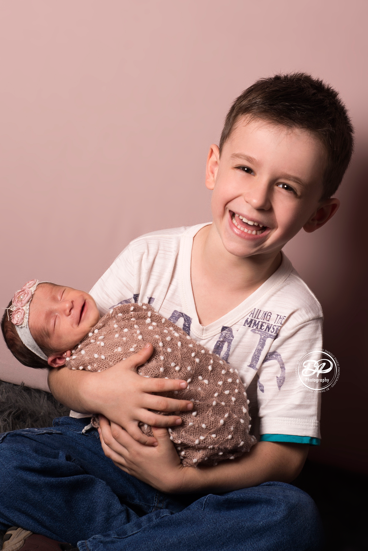 Newborn, Danilo Pinezi Fotografia, Fotografia de Recém nascidos, Fotografia de bebês, Fotografia de família, Trombofilia, Picadinhas de Amor, estúdio Fotográfico em Bariri e Jaú, Fotógrafo de bebês.