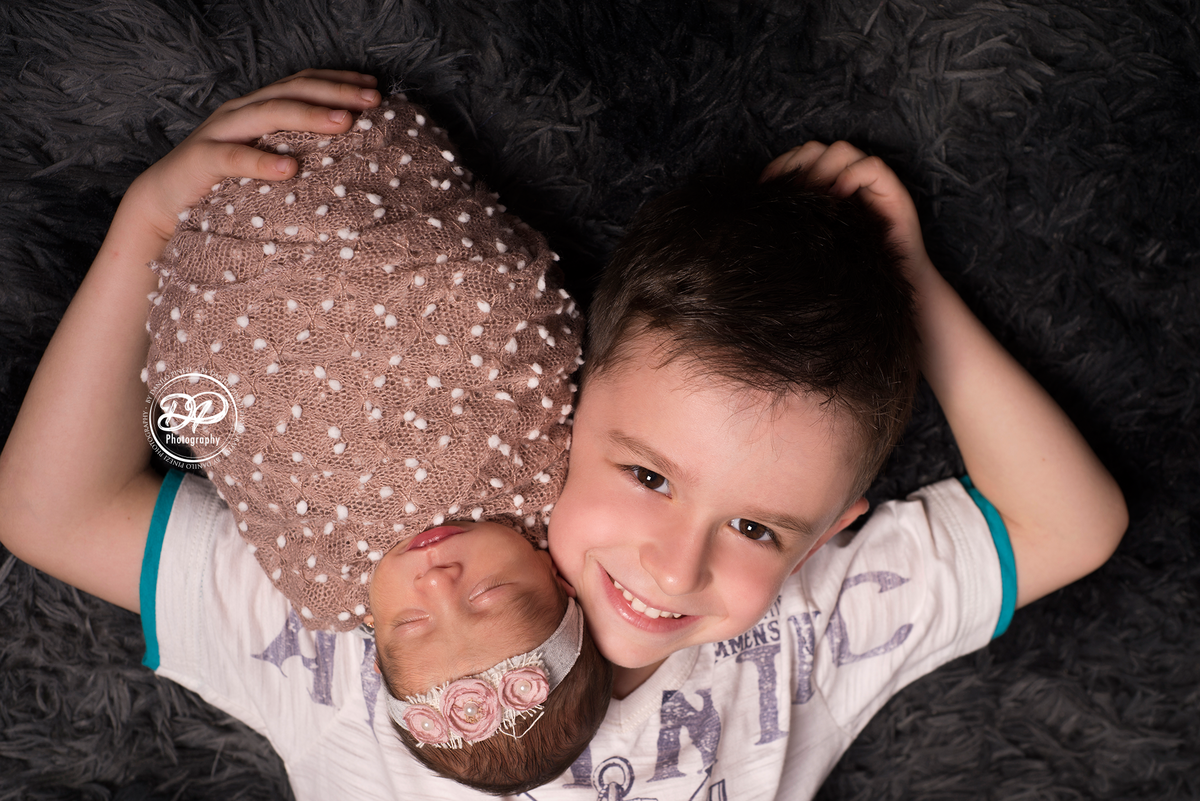 Newborn, Danilo Pinezi Fotografia, Fotografia de Recém nascidos, Fotografia de bebês, Fotografia de família, Trombofilia, Picadinhas de Amor, estúdio Fotográfico em Bariri e Jaú, Fotógrafo de bebês.