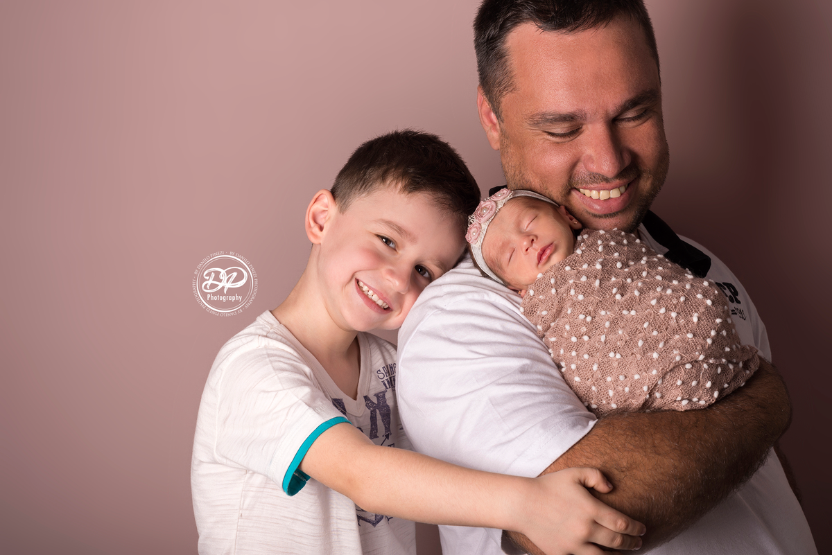 Newborn, Danilo Pinezi Fotografia, Fotografia de Recém nascidos, Fotografia de bebês, Fotografia de família, Trombofilia, Picadinhas de Amor, estúdio Fotográfico em Bariri e Jaú, Fotógrafo de bebês.