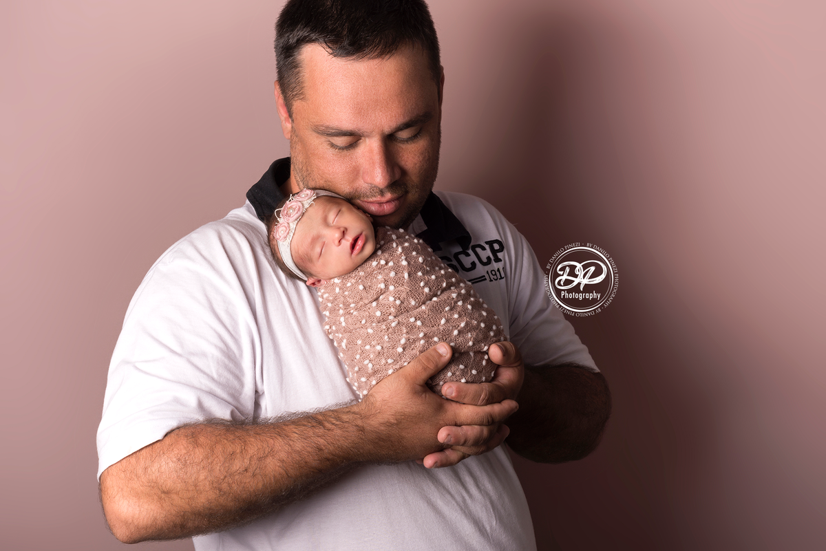 Newborn, Danilo Pinezi Fotografia, Fotografia de Recém nascidos, Fotografia de bebês, Fotografia de família, Trombofilia, Picadinhas de Amor, estúdio Fotográfico em Bariri e Jaú, Fotógrafo de bebês.