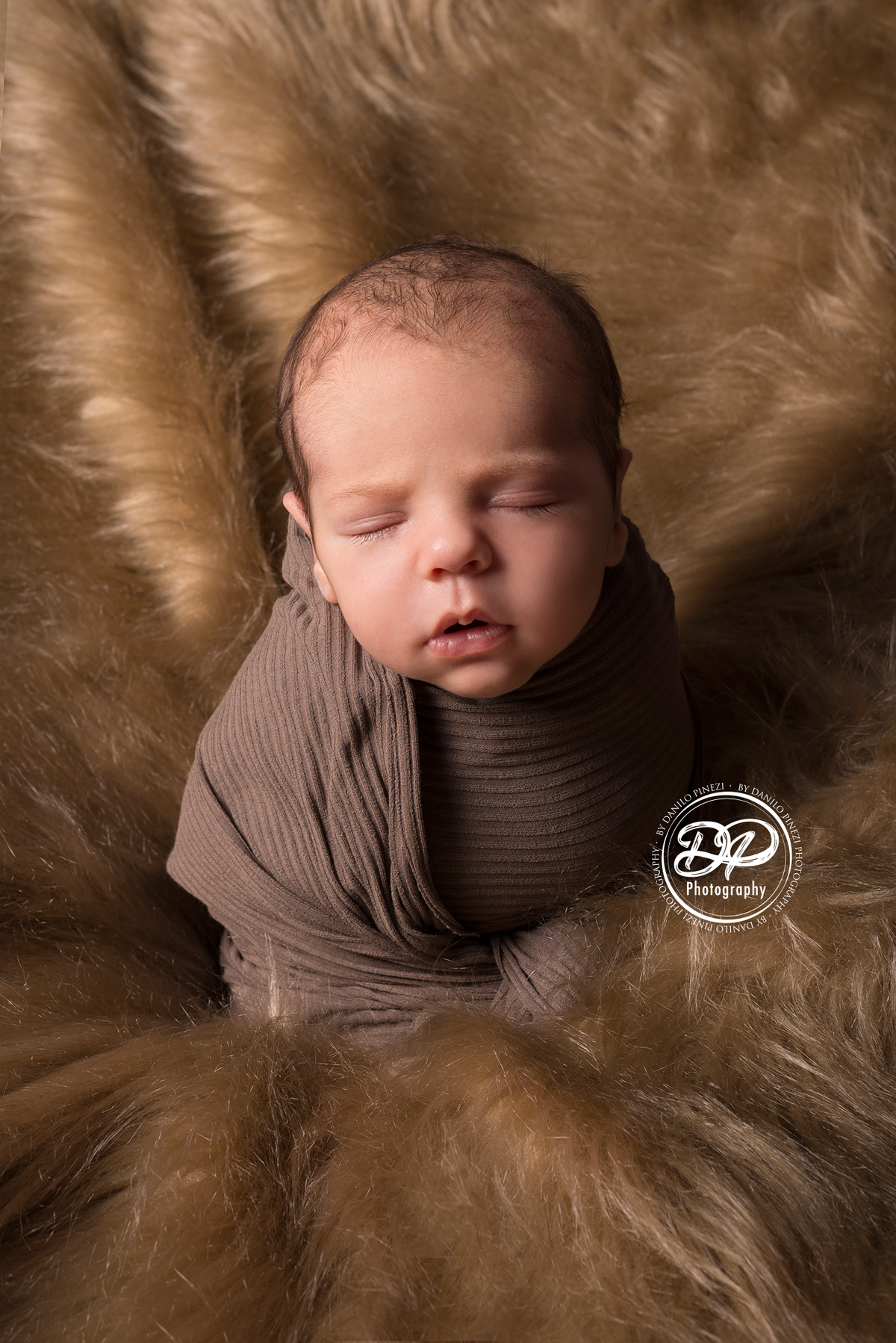 newborn, fotografia newborn, recém nascidos, fotógrafo de recém nascidos, estúdio fotográfico de bebês e família, Danilo Pinezi, Danilo Pinezi Fotografia, fotógrafo em jaú e Bariri