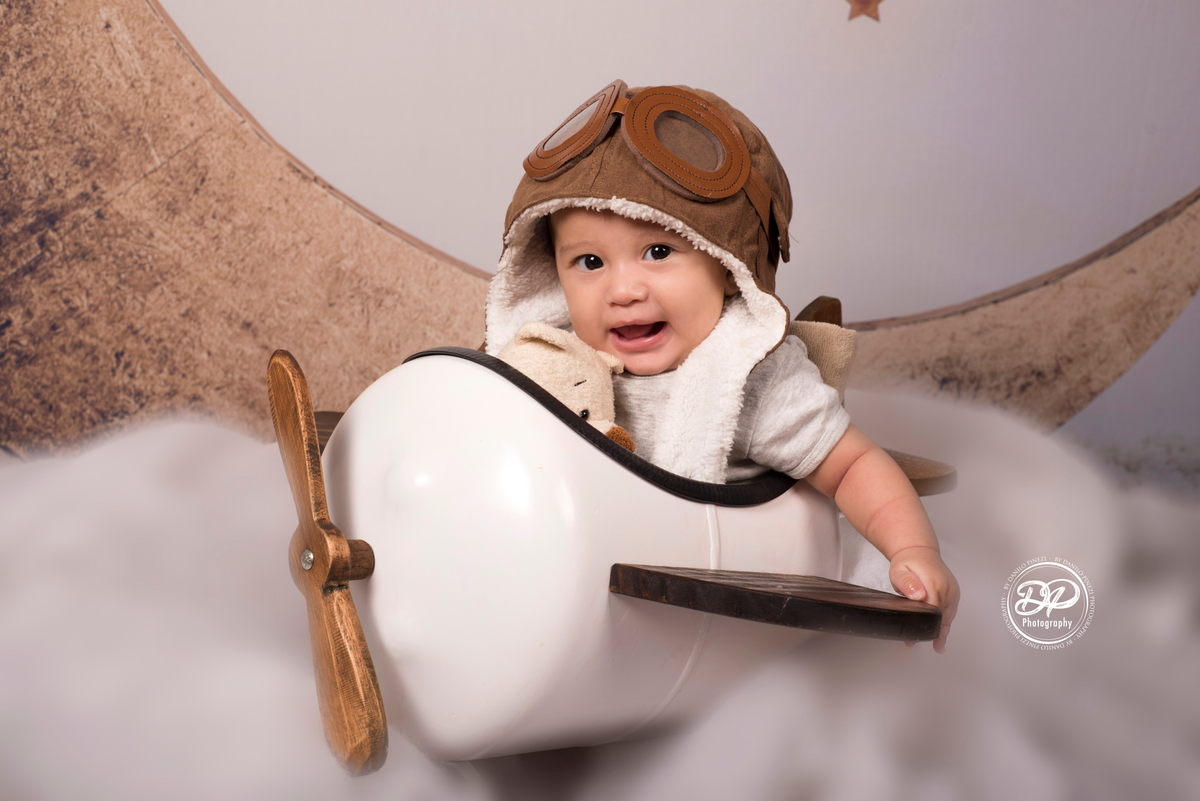 Sessão aviador menino, executada no estúdio Danilo Pinezi Fotografia em Bariri