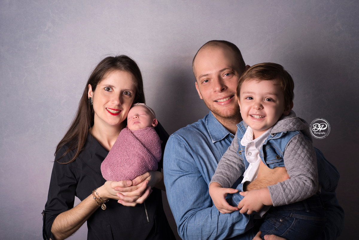 Fotografia de Família em ensaio newborn, Fotografia Newborn de Família