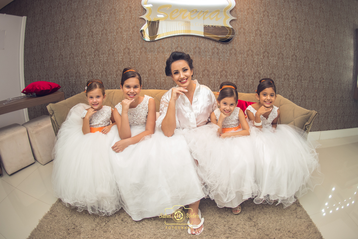 A noiva e as daminhas