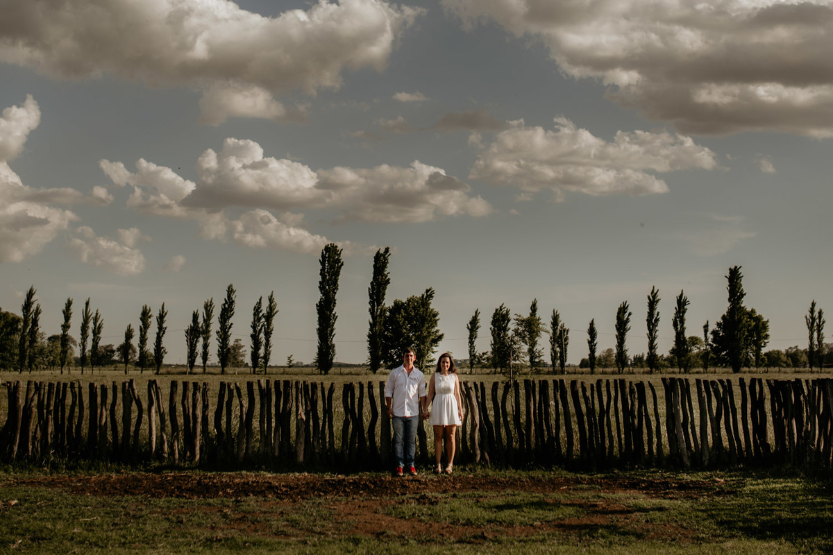 Pareja de novios. Sesion previa una tarde de verano. Erika Fayolle