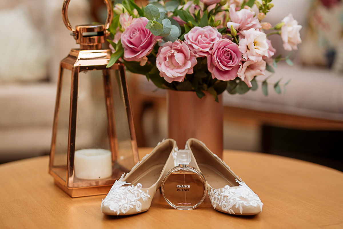 sapato da noiva com a decoração