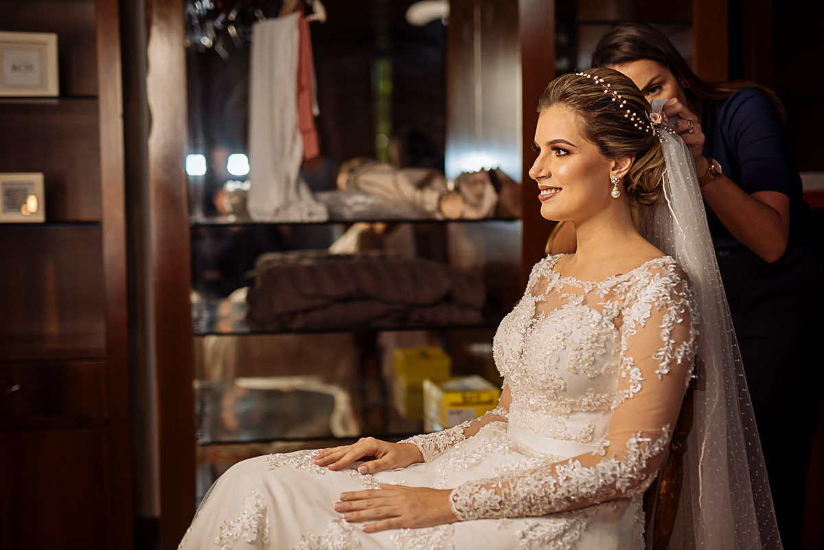 detalhe da noiva na make