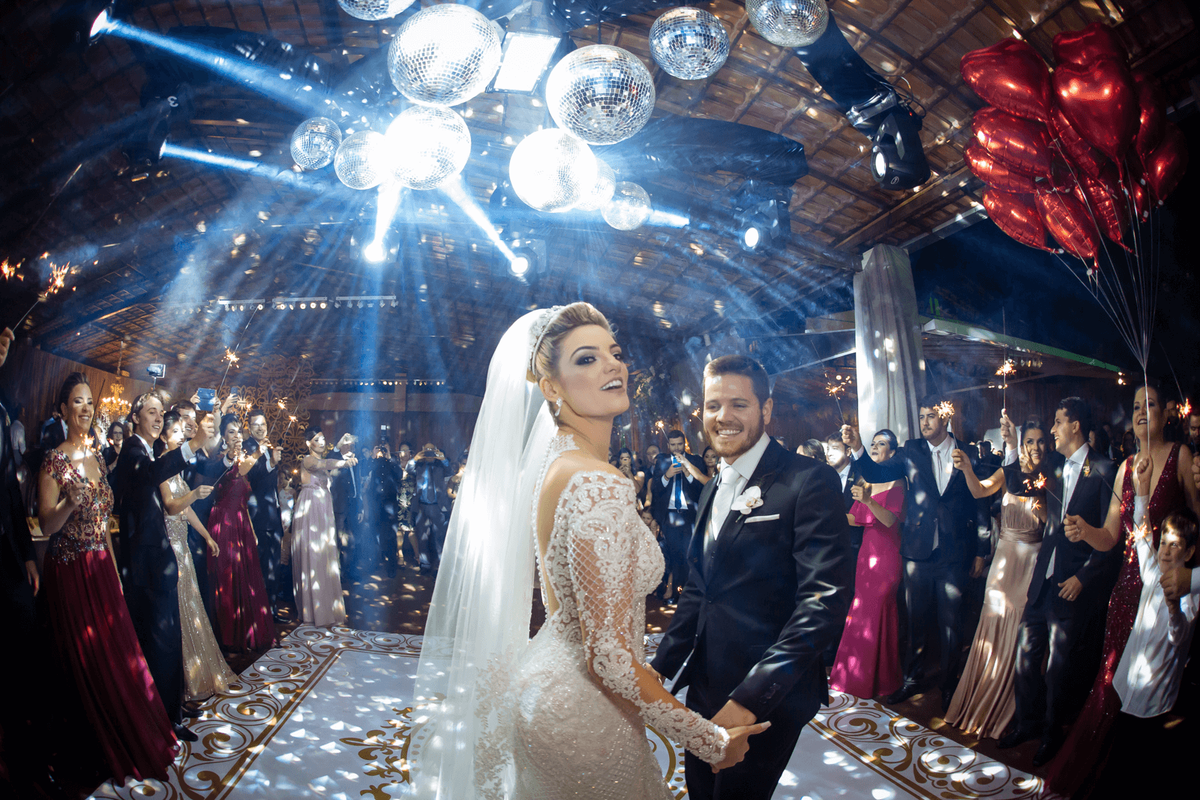 registro fotográfico de um casamento em Alegre-ES por Schmitz Fotografia, fotógrafos de casamento no Espírito Santo, primeira dança