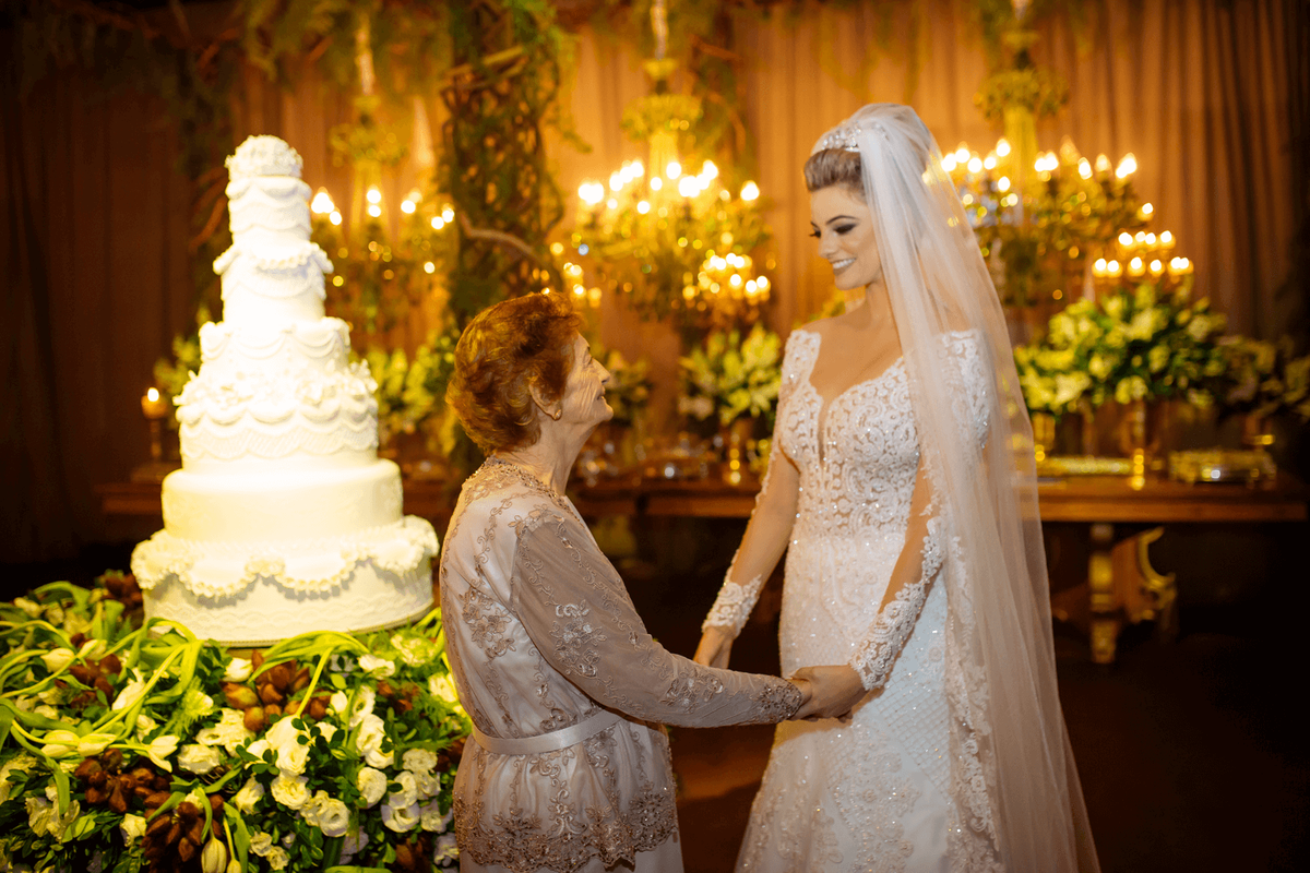 registro fotográfico de um casamento em Alegre-ES por Schmitz Fotografia, fotógrafos de casamento no Espírito Santo, noiva com a avó