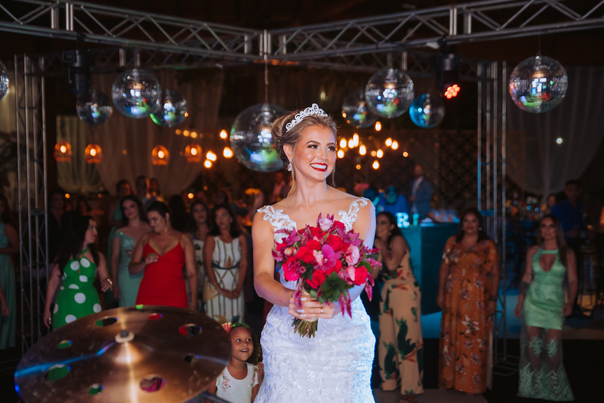 noiva vai jogar o bouquet