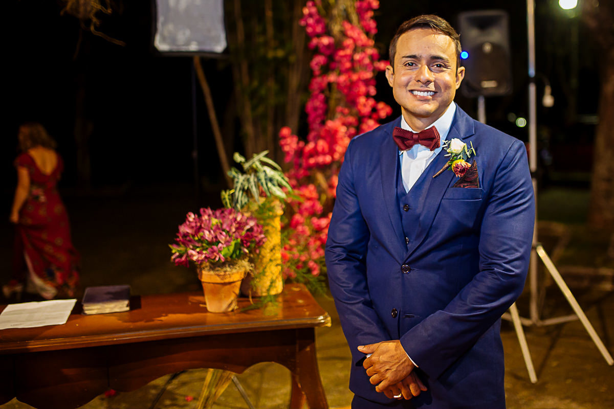 noivo esperando a noiva