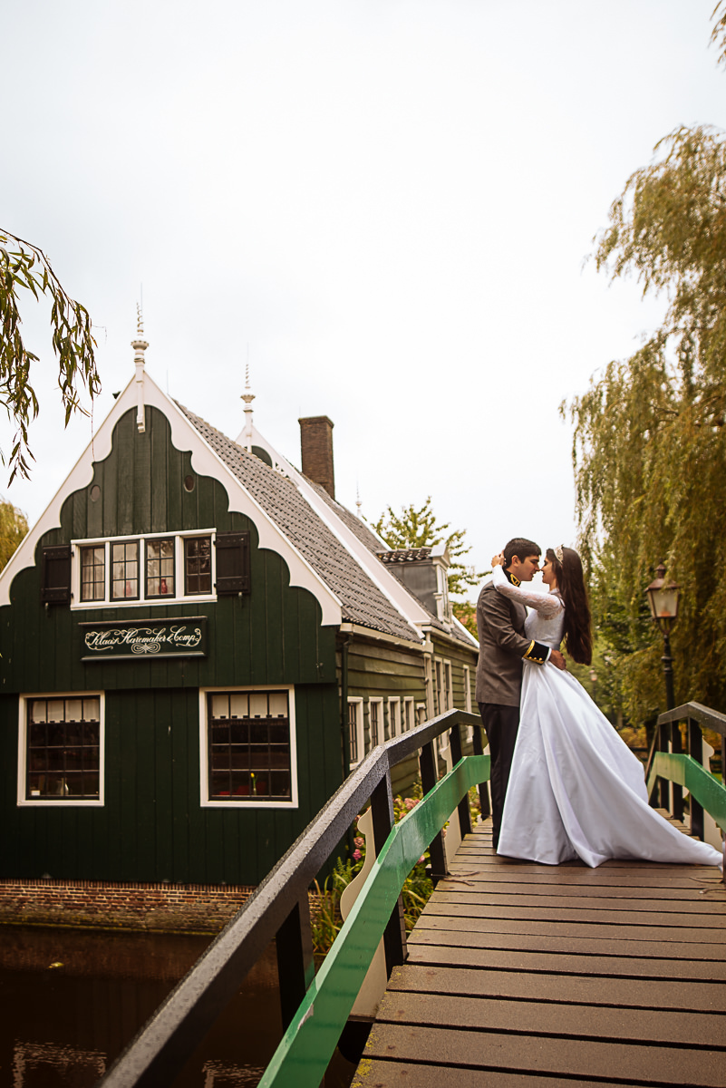 noivos se abraçando