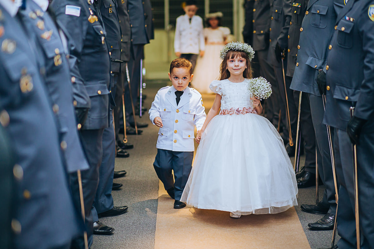 fotografia de um casamento em Vitória-ES por Schmitz Fotografia, fotógrafo de casamento no Espírito Santo, entrada dos pajens
