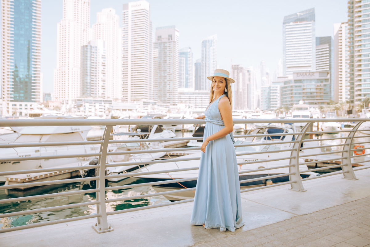 noiva no ensaio fotográfico pré-wedding em Dubai posando para a foto