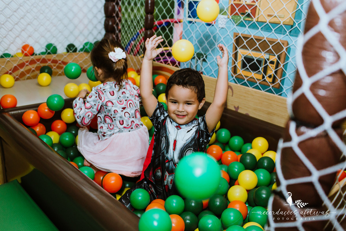 Aniversário Infantil Buffet Viva São Roque com Tema Super Heróis