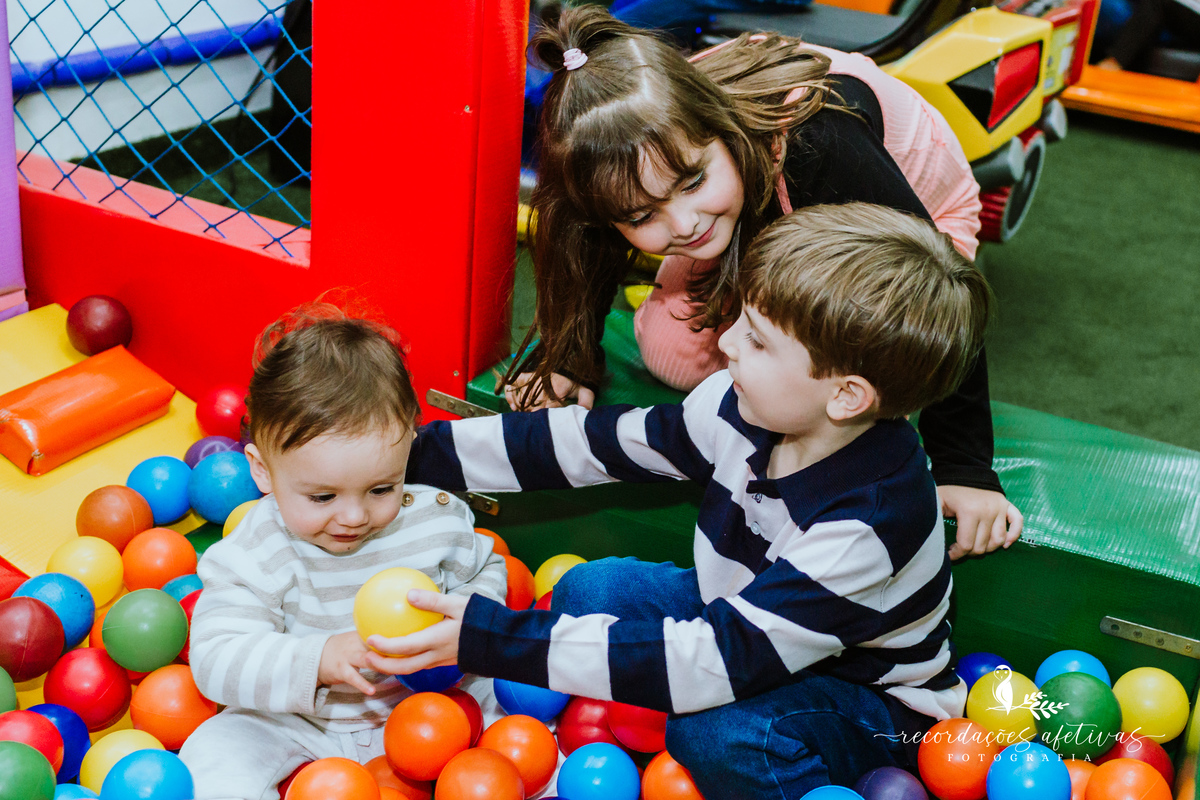 Aniversário Infantil com Tema Sonic Realizado no Espaço Play Buffet em Osasco