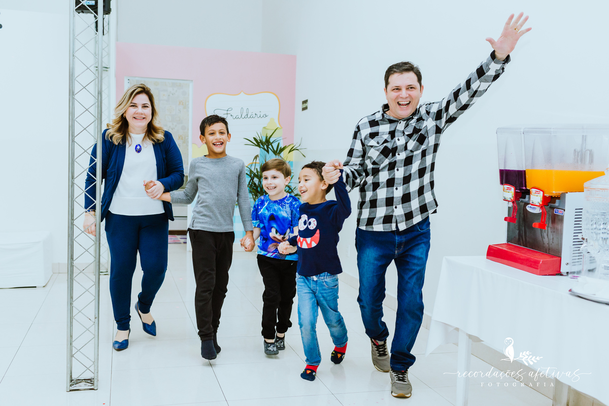 Aniversário Infantil com Tema Sonic Realizado no Espaço Play Buffet em Osasco