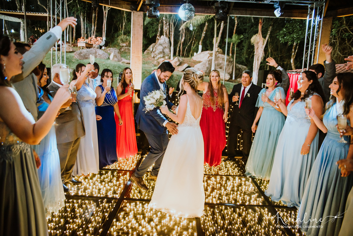 Casamento lindo realizado na igreja Matriz em São Roque e a festa no Espaço Hera 