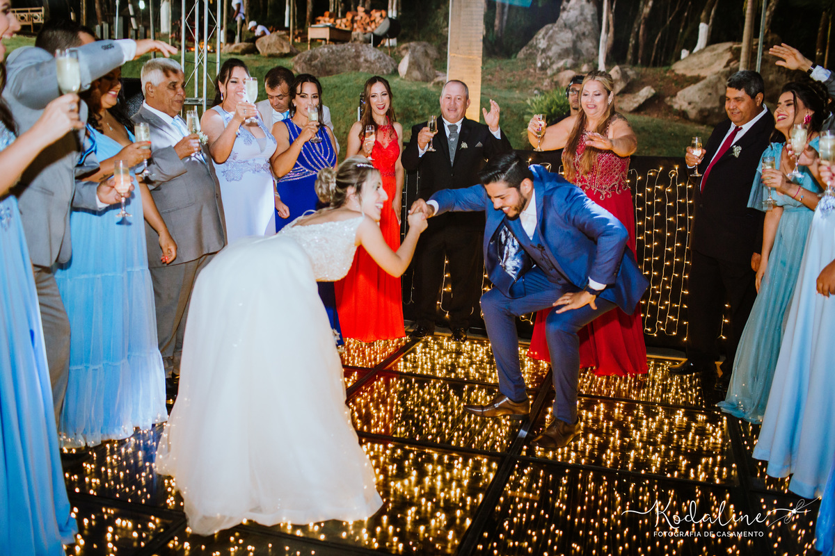 Casamento lindo realizado na igreja Matriz em São Roque e a festa no Espaço Hera 