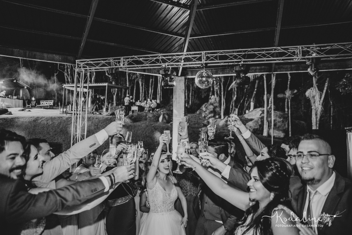 Casamento lindo realizado na igreja Matriz em São Roque e a festa no Espaço Hera 
