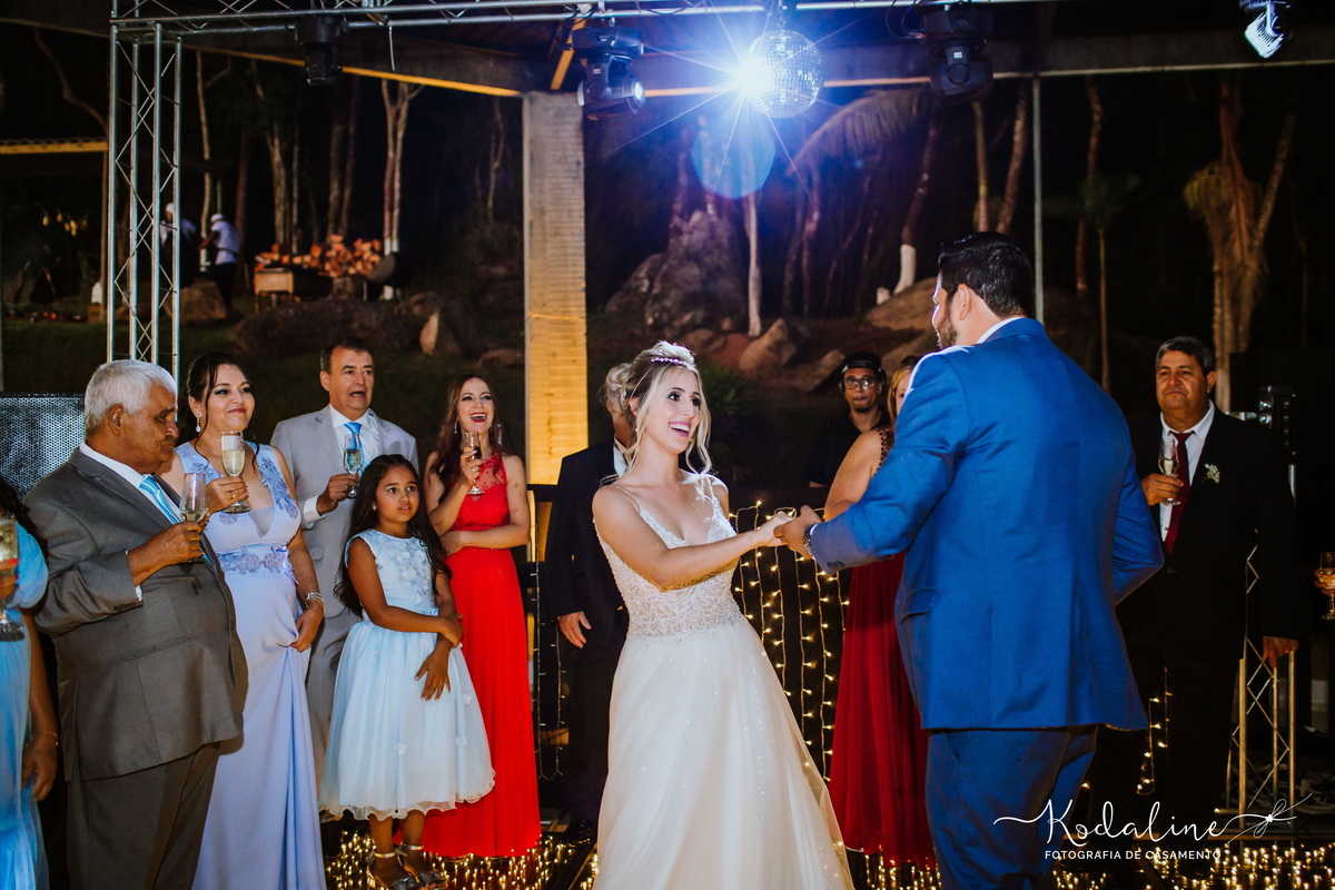 Casamento lindo realizado na igreja Matriz em São Roque e a festa no Espaço Hera 