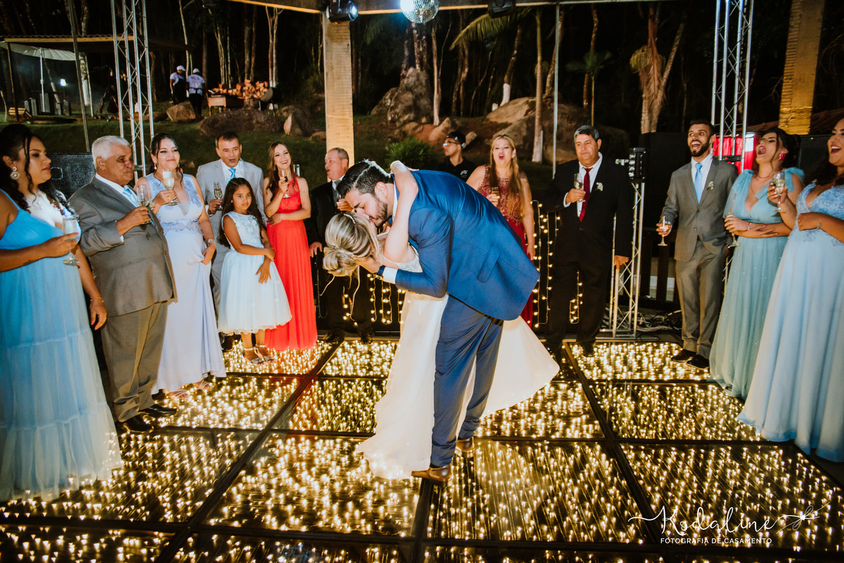 Casamento lindo realizado na igreja Matriz em São Roque e a festa no Espaço Hera 