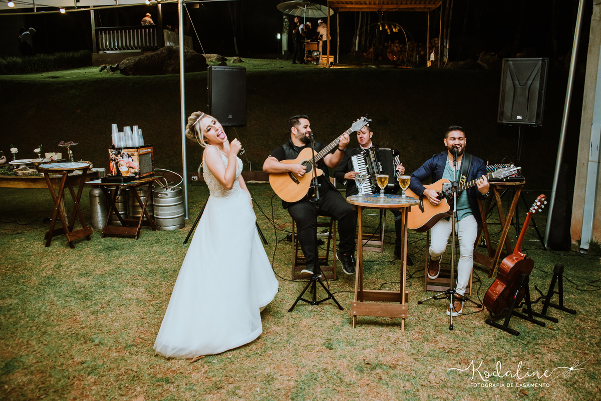 Casamento lindo realizado na igreja Matriz em São Roque e a festa no Espaço Hera 