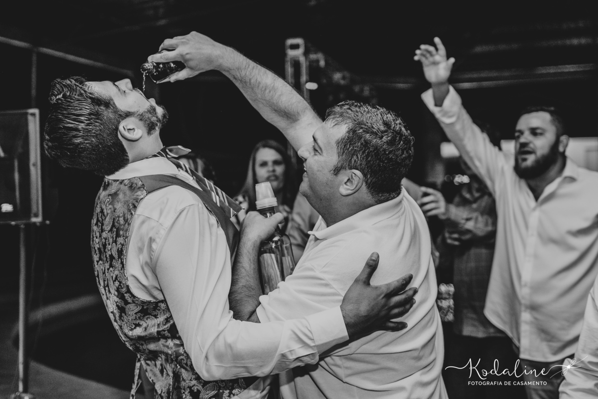 Casamento lindo realizado na igreja Matriz em São Roque e a festa no Espaço Hera 