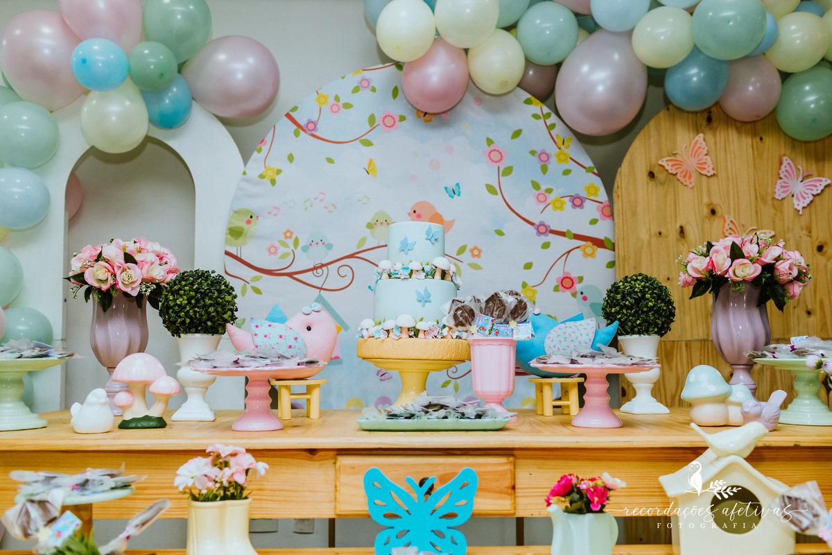 Aniversário de 1 Aninho com Tema Jardim Encantado realizado no Buffet Espaço Auê, em Santana, SP