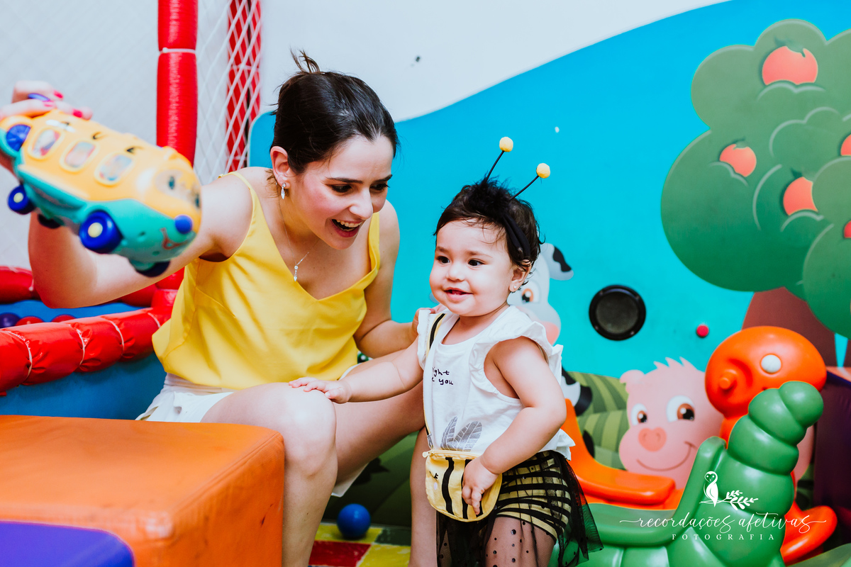 Aniversário de 1 Aninho com Tema Jardim Encantado realizado no Buffet Espaço Auê, em Santana, SP