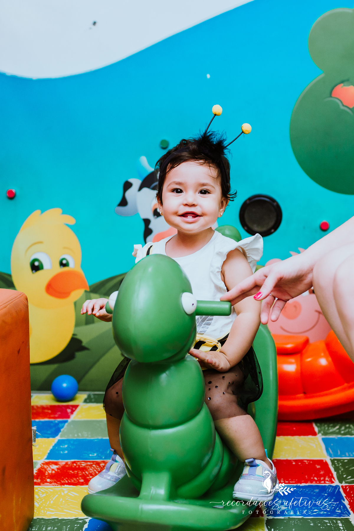 Aniversário de 1 Aninho com Tema Jardim Encantado realizado no Buffet Espaço Auê, em Santana, SP
