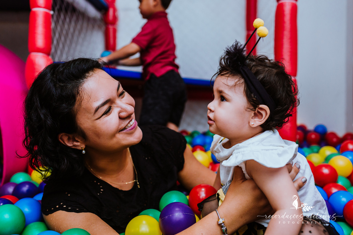 Aniversário de 1 Aninho com Tema Jardim Encantado realizado no Buffet Espaço Auê, em Santana, SP